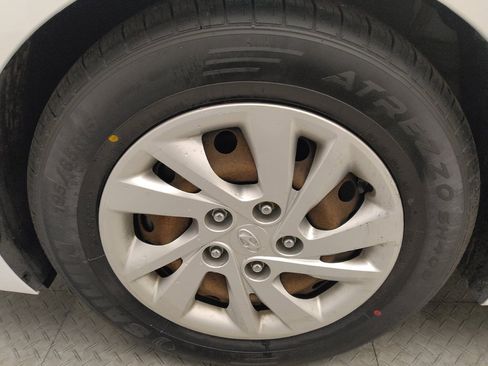Used 2019 Hyundai Elantra SE w/ Cargo Package FWD image 31