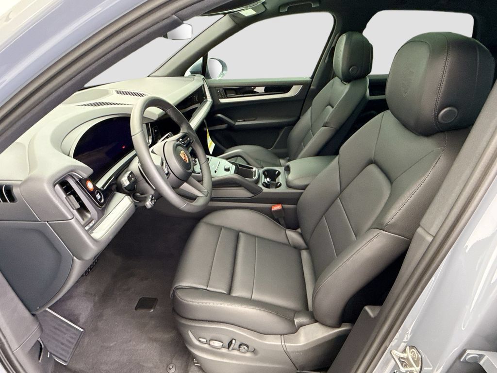 Used 2026 Porsche Cayenne AWD/4WD image 5