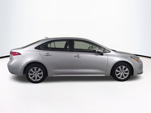Used 2023 Toyota Corolla LE image 4