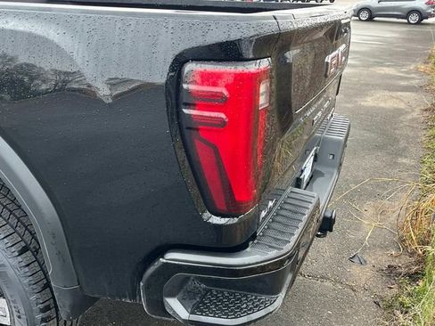 Certified 2024 GMC Sierra 2500 Denali w/ Denali Reserve Package image 5