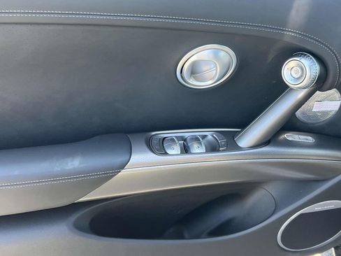 New 2024 Genesis GV60 Advanced image 17