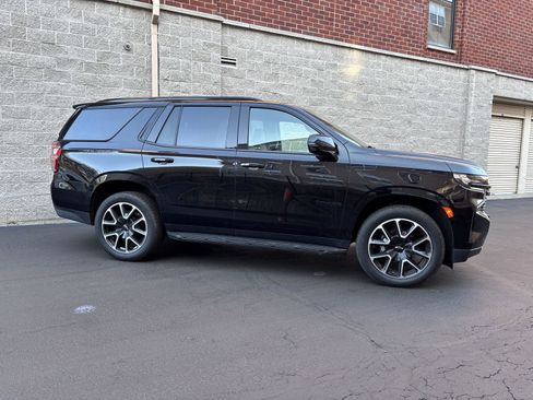 Used 2022 Chevrolet Tahoe RST w/ Luxury Package AWD/4WD image 2