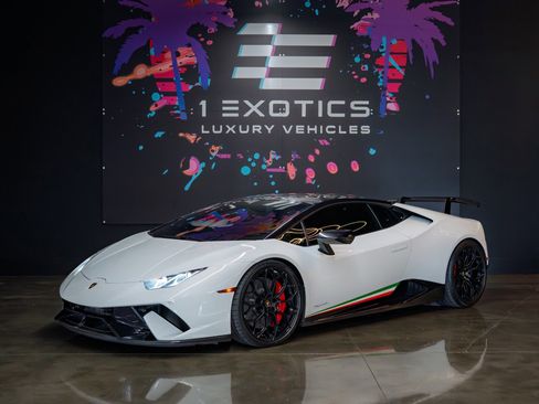 Used 2018 Lamborghini Huracan Performante image 1