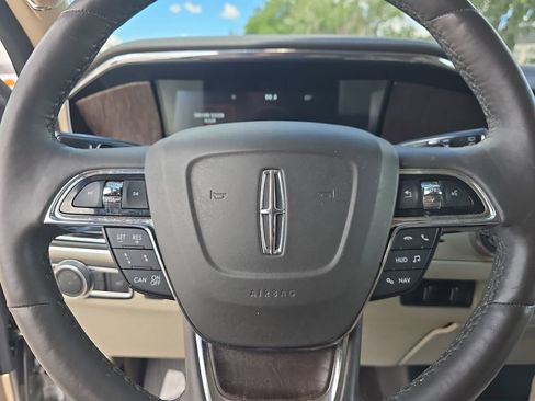 Certified 2021 Lincoln Navigator Reserve w/ Luxury Package AWD/4WD image 33