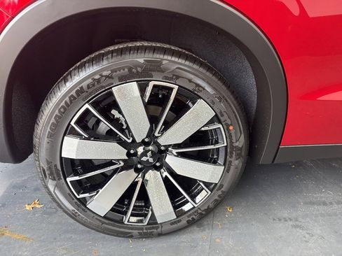 New 2025 Mitsubishi Outlander SE image 10