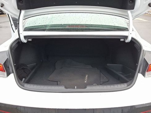 Certified 2025 Hyundai Elantra Sport image 29