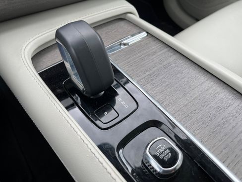 Used 2023 Volvo XC90 B6 Plus AWD/4WD image 17