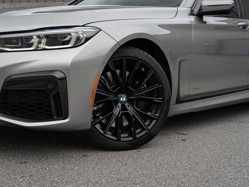 Used 2022 BMW 750i xDrive w/ Autobahn Package image 7