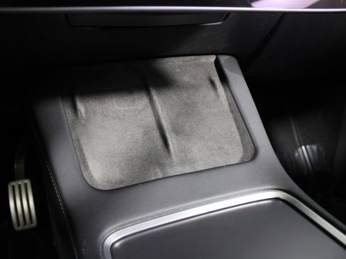 Used 2021 Tesla Model Y Performance image 11