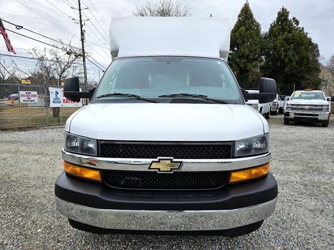 Used 2021 Chevrolet Express 3500 w/ Power Convenience Package image 2