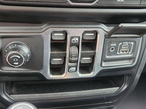 Used 2022 Jeep Wrangler Unlimited Sport AWD/4WD image 23