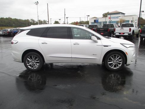Certified 2023 Buick Enclave Avenir image 4