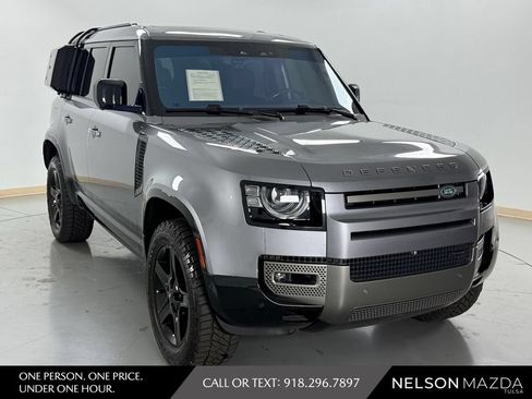 Used 2022 Land Rover Defender 110 X-Dynamic SE AWD/4WD image 4