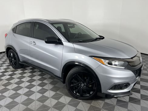 Used 2021 Honda HR-V Sport image 2