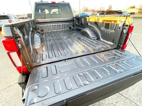 Used 2022 Ford F350 Platinum image 6