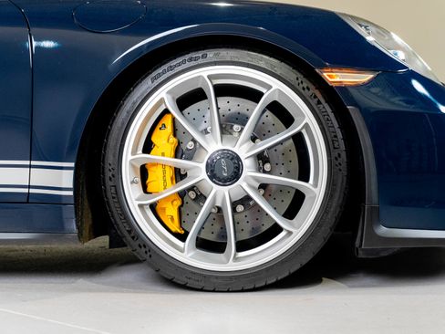 Used 2018 Porsche 911 GT3 RWD image 27