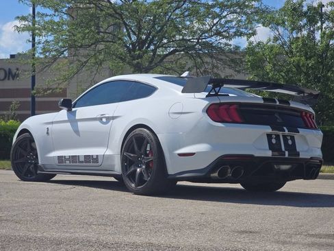 Used 2022 Ford Mustang Shelby GT500 w/ Carbon Fiber Track Pack RWD image 12
