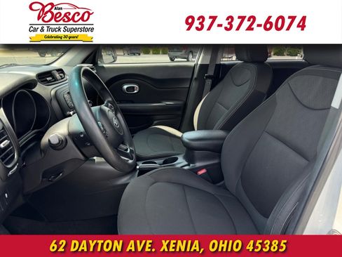 Used 2016 Kia Soul FWD image 10