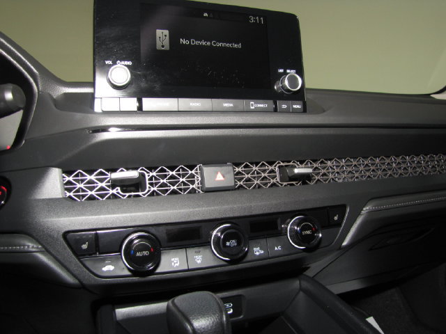 Certified 2025 Honda Accord SE image 30