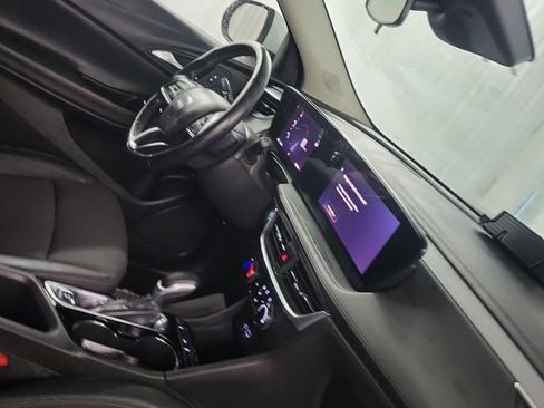 Used 2024 Buick Encore GX Preferred FWD image 3