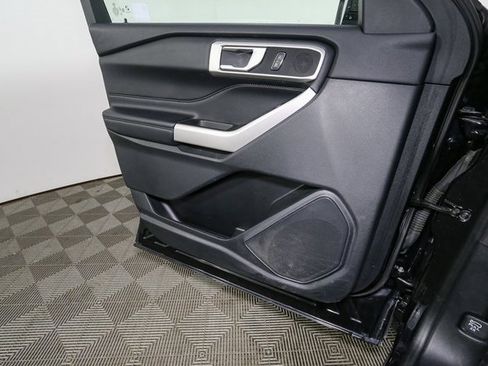 Used 2022 Ford Explorer XLT w/ Equipment Group 202A image 39