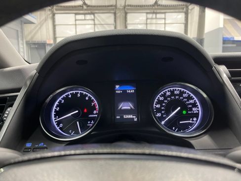 Used 2020 Toyota Camry SE FWD image 21