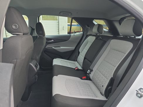 Used 2024 Chevrolet Equinox LS w/ Driver Confidence II Package AWD/4WD image 16