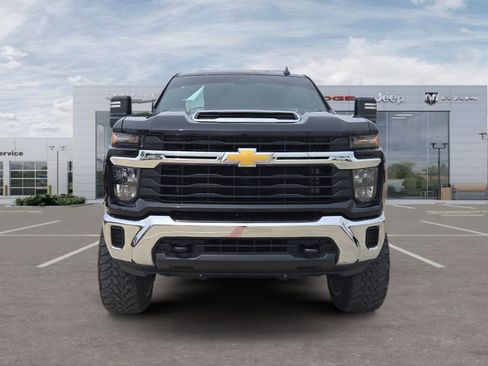 Used 2024 Chevrolet Silverado 2500 LT AWD/4WD image 8
