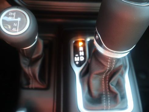 New 2025 Jeep Gladiator Sport image 13