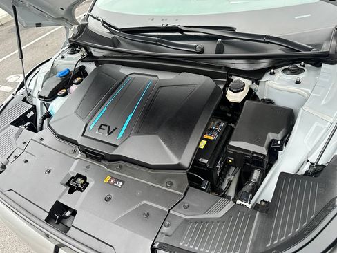 Certified 2024 Hyundai Ioniq 5 Limited AWD/4WD image 28