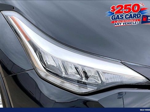 Used 2021 Toyota C-HR LE FWD image 27