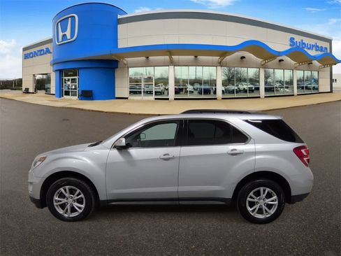 Used 2017 Chevrolet Equinox LT image 5