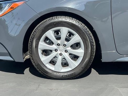 Used 2023 Toyota Corolla LE FWD image 33