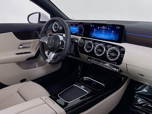 New 2025 Mercedes-Benz CLA 250 4MATIC image 15