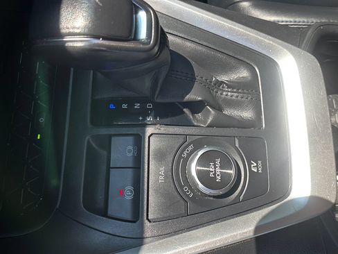 Used 2021 Toyota RAV4 XSE AWD/4WD image 21