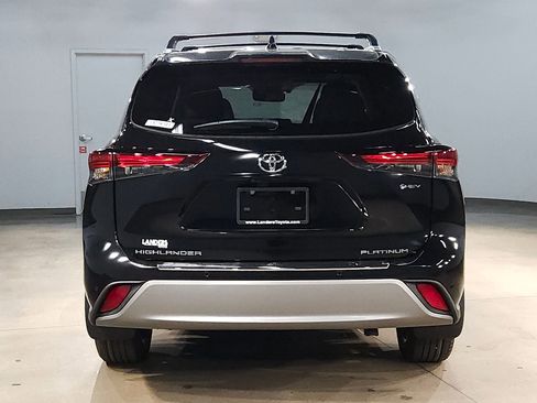 New 2026 Toyota Highlander Platinum AWD/4WD image 6