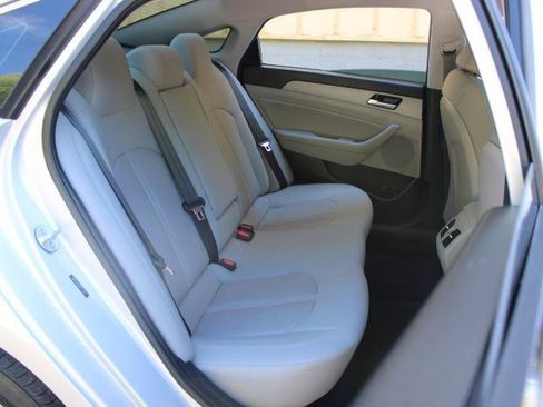Used 2019 Hyundai Sonata SEL FWD image 12