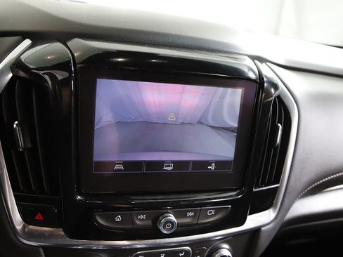 Used 2022 Chevrolet Traverse LT AWD/4WD image 19