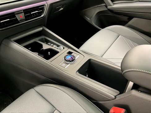 New 2026 Volkswagen Tiguan SE image 10