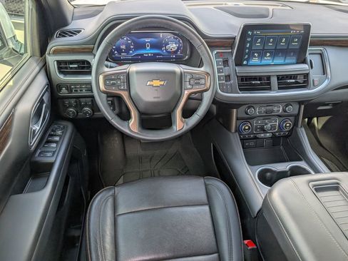 Used 2024 Chevrolet Tahoe High Country AWD/4WD image 3