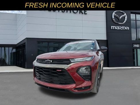 Used 2023 Chevrolet TrailBlazer RS w/ Sun and Liftgate Package FWD image 7