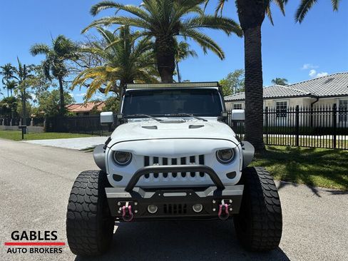 Used 2017 Jeep Wrangler Unlimited Sport w/ Quick Order Package 24S AWD/4WD image 2