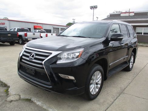 Used 2017 Lexus GX 460 Premium w/ Premium Package AWD/4WD image 2
