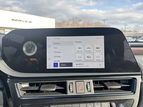 Certified 2025 Lexus ES 350 w/ Premium Package image 23