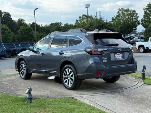 Used 2022 Subaru Outback Premium AWD/4WD image 5