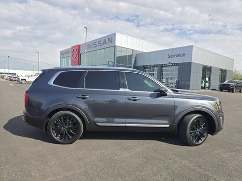Used 2022 Kia Telluride SX w/ Towing Package FWD image 16