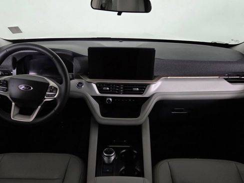Used 2025 Ford Explorer Active w/ Active Comfort Package image 40