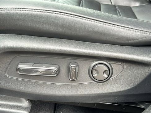 Used 2023 Honda CR-V EX-L image 10