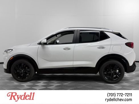 Used 2024 Buick Encore GX Sport Touring AWD/4WD image 2
