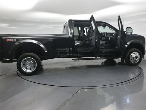 New 2026 Ford F450 Lariat w/ Lariat Premium Package AWD/4WD image 3